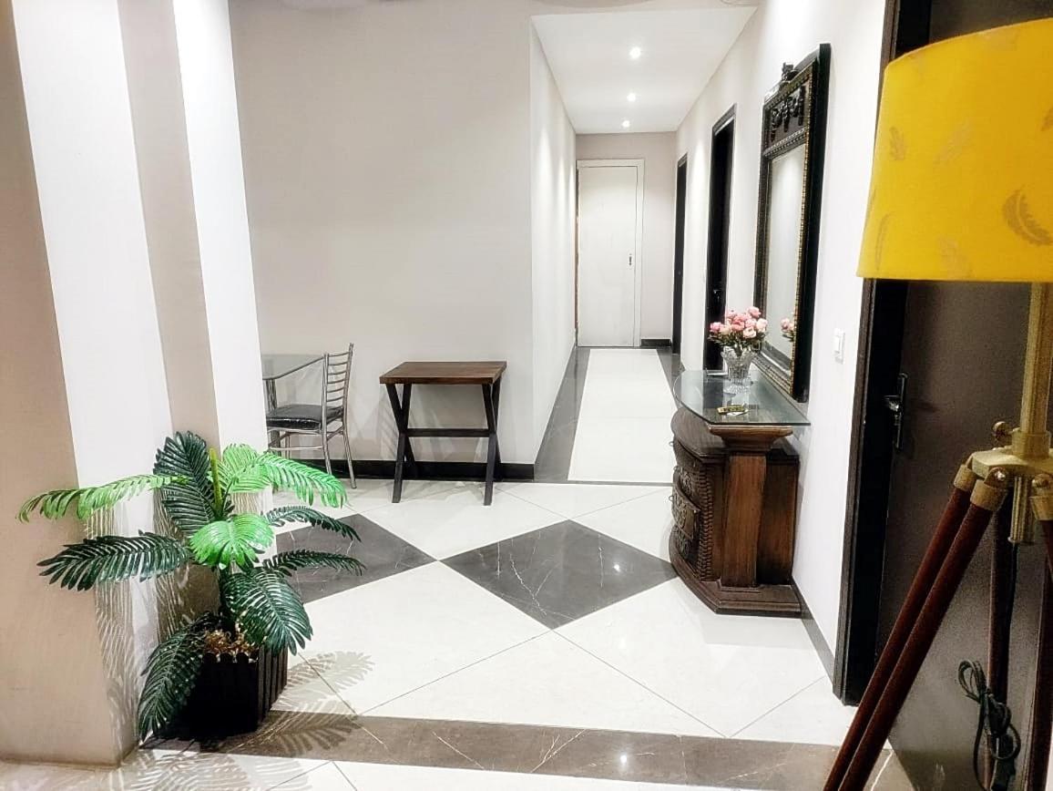 Hotel Luxuria Лудяна Екстериор снимка