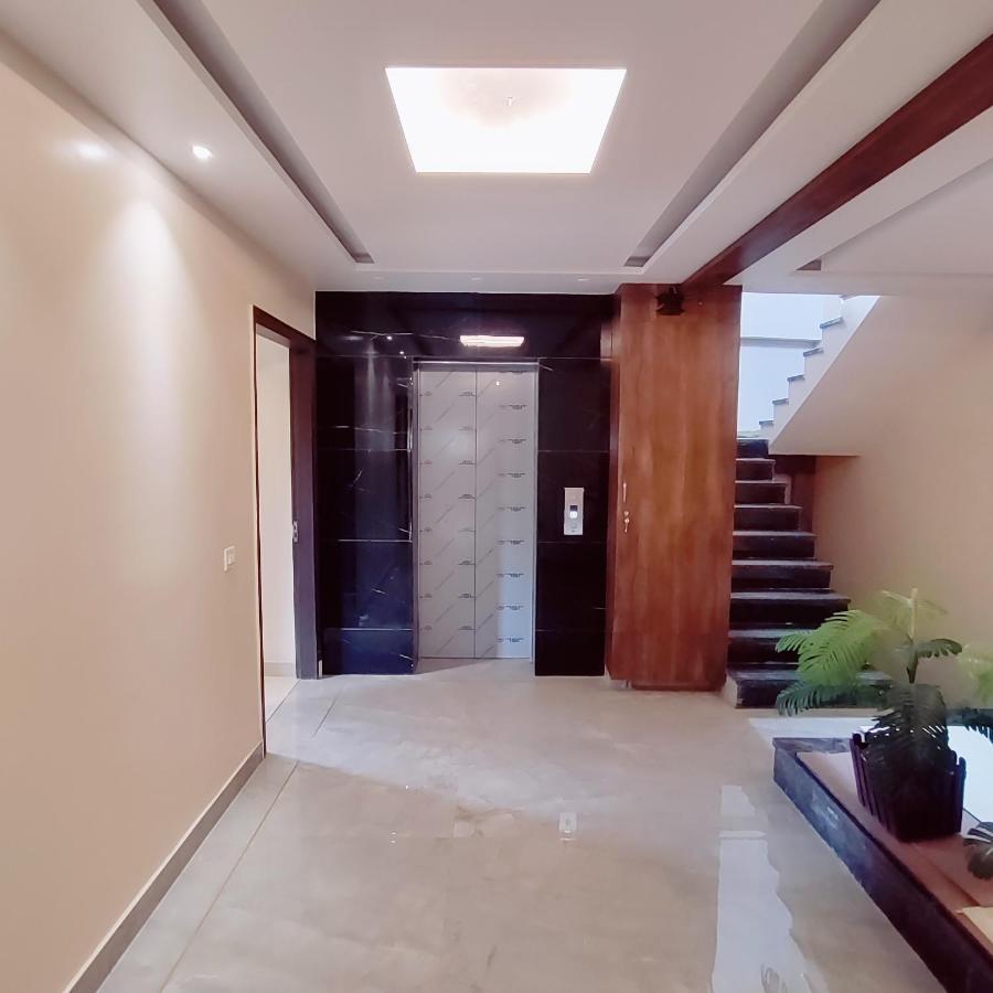 Hotel Luxuria Лудяна Екстериор снимка
