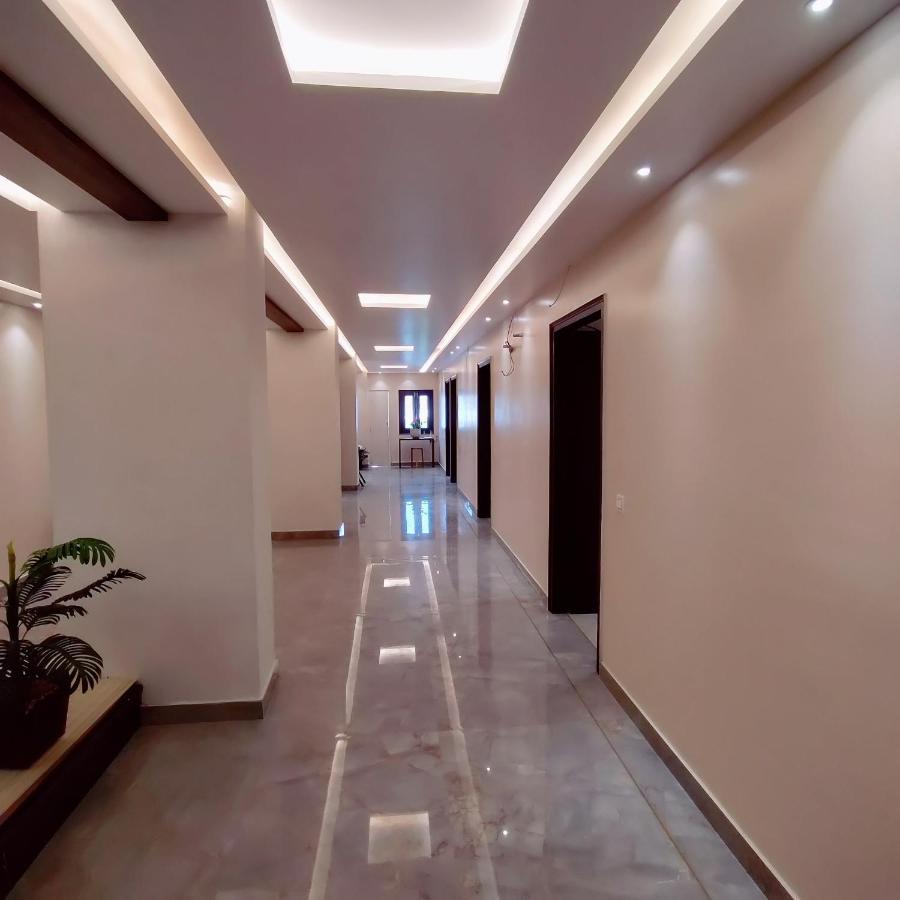 Hotel Luxuria Лудяна Екстериор снимка