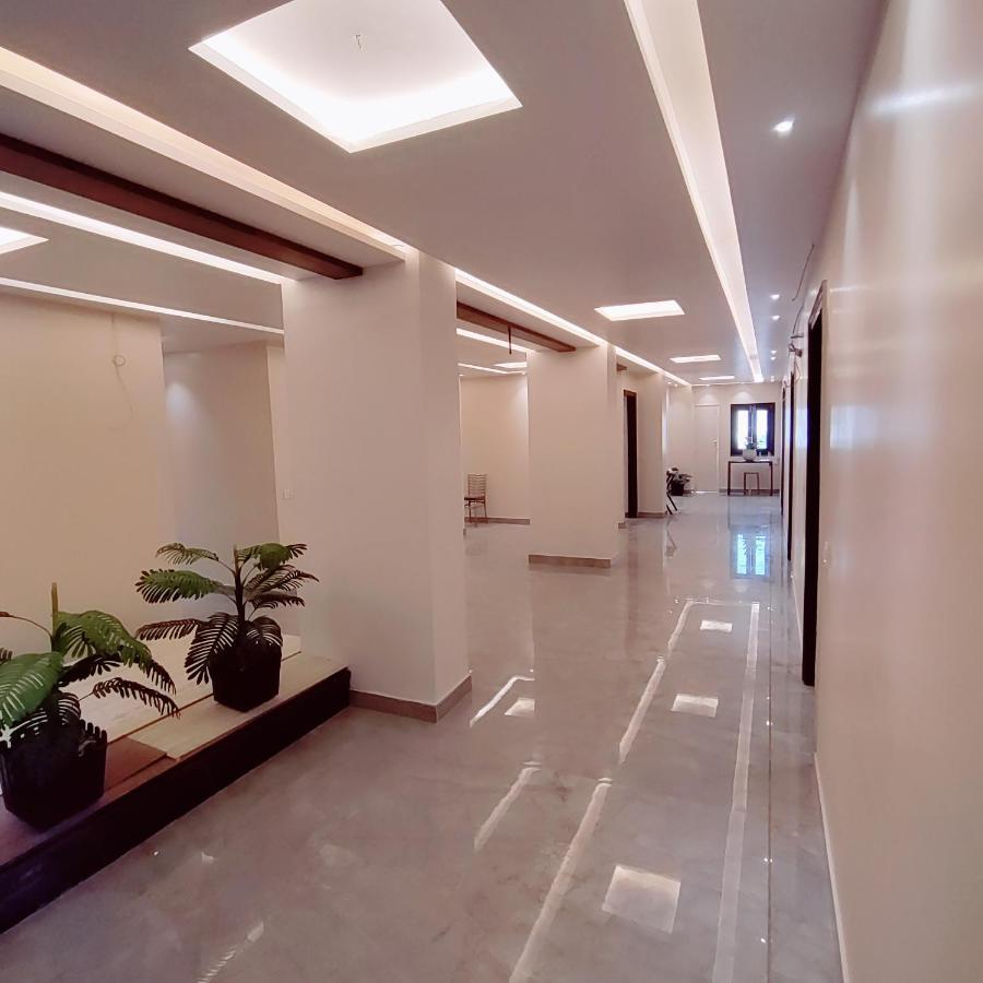 Hotel Luxuria Лудяна Екстериор снимка