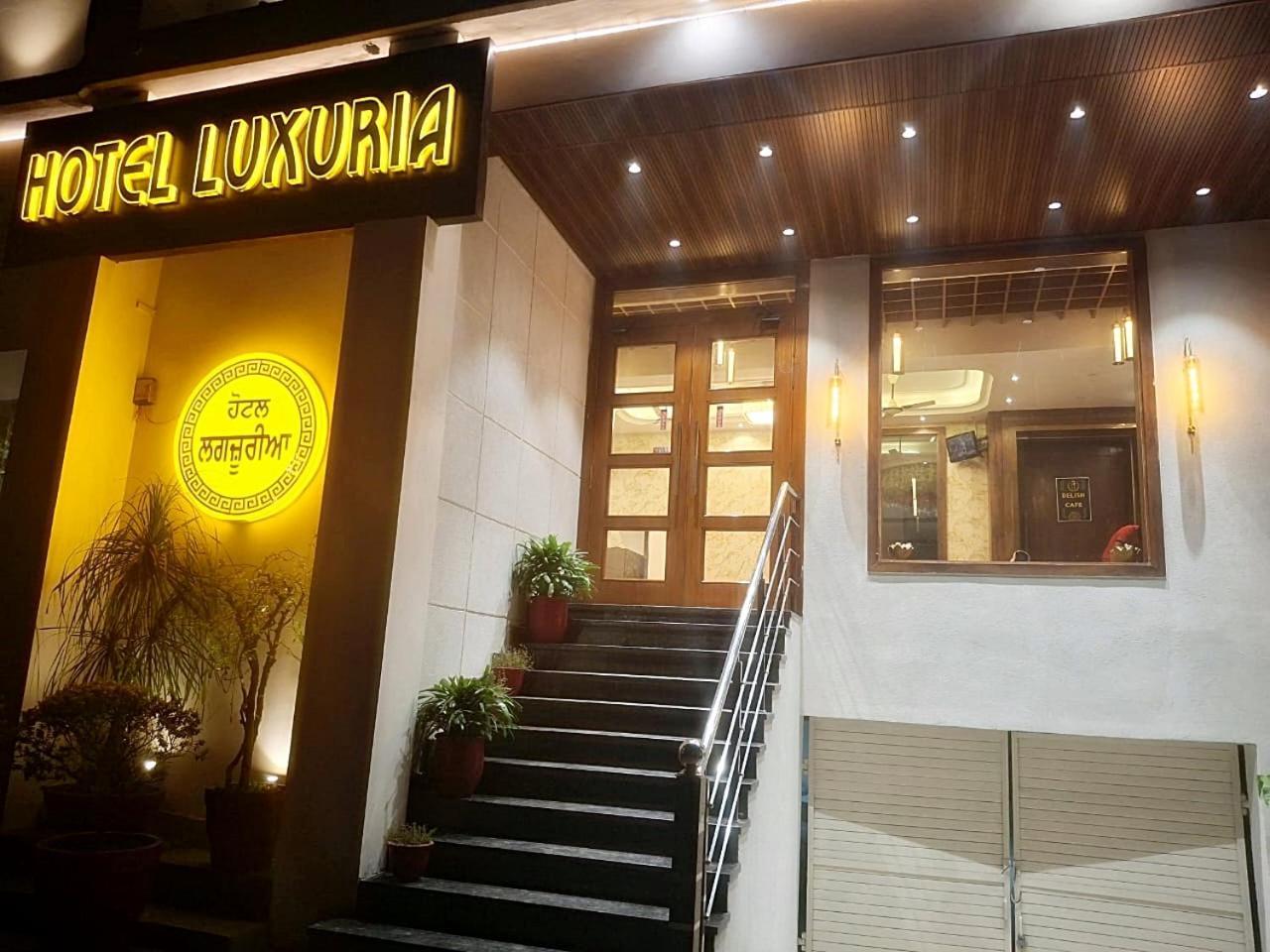 Hotel Luxuria Лудяна Екстериор снимка